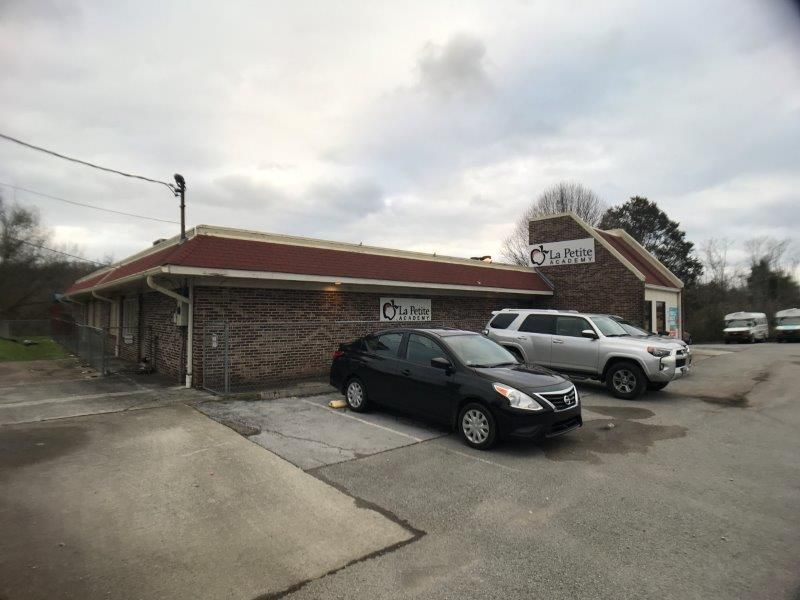 Income Producing Property on Emory Road: 712 East Emory Rd, Powell, TN 37849
